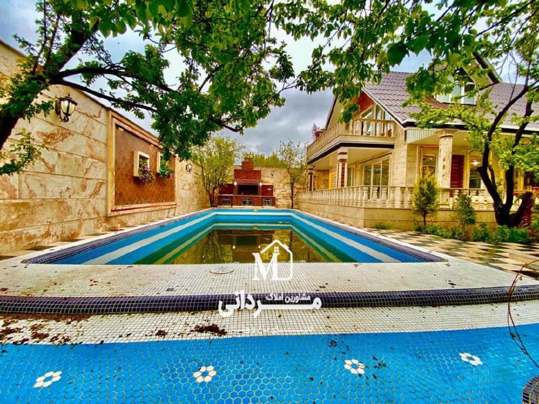 1200  متر باغ ویلا در شهریار واقع در منطقه بسیار زیبا و سرسبز کردزار 