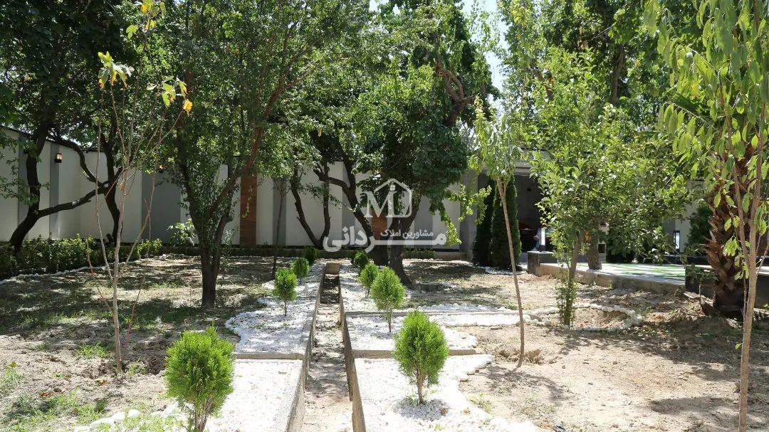 باغ ویلای 700 متری با 110 متر بی مدرن در منطقه سرسبز لم آباد ملارد 